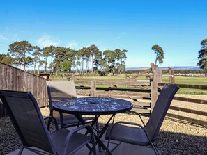 Cottage | Outdoor dining