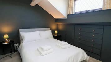 2 bedrooms, individually decorated, individually furnished, free WiFi