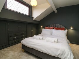 2 habitaciones, decoración personalizada y muebles diferentes 