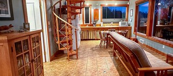 Whimsy by the Sea - House in Port Orford, OR