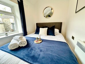 3 chambres, fer et planche à repasser, Wi-Fi gratuit, draps fournis