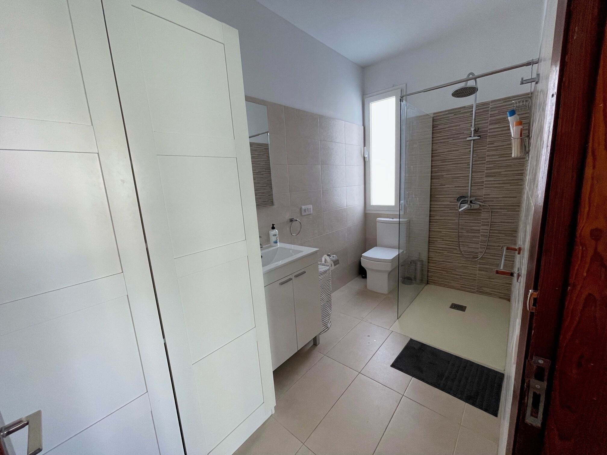 Handtücher, Seife, Toilettenpapier