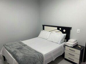 2 bedrooms, iron/ironing board, WiFi, bed sheets