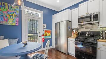 Micro-ondes, four, plaque de cuisson, lave-vaisselle