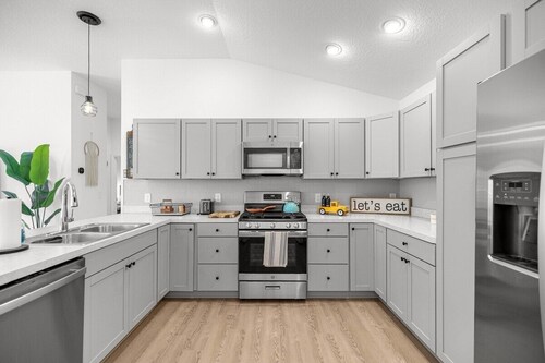 Cozy 2BR With Golfcart | 5 Mins to Eastport Sq.