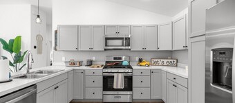 Cozy 2BR With Golfcart | 5 Mins to Eastport Sq.