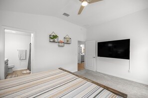 2 bedrooms, iron/ironing board, Internet, bed sheets