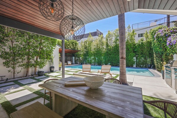 Outdoor dining