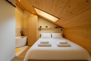 4 bedrooms, WiFi, bed sheets