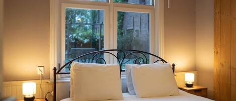 2 Schlafzimmer, Schreibtisch, Bügeleisen/Bügelbrett, WLAN