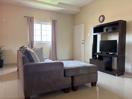 Interior. Portmore Cozy Home Country Club