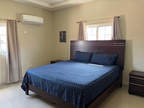 1 bedroom, iron/ironing board, WiFi - Portmore Cozy Home Country Club (Portmore)
