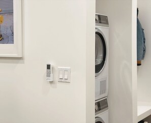 Interior - 1 bed 1 bath Newly renovated Wonderful apartment by the Grove (Los Angeles)