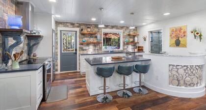 Artisan Oasis • Hand-Built Charm