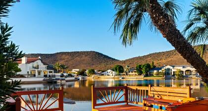 Lakefront w/ Pool & Hot tub & Boat & Gym & Massage