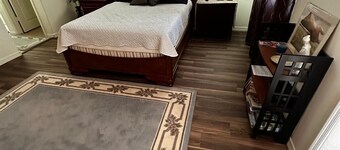 Soothing apartment with AC in charming Chandler