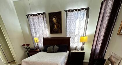 Soothing apartment with AC in charming Chandler