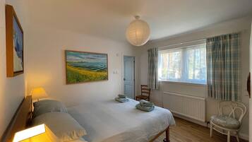 4 makuuhuonetta, silitysrauta/-lauta, internet, vuodevaatteet