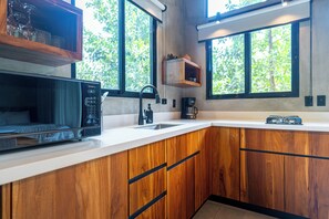 Superior Bungalow, Garden View | Private kitchen