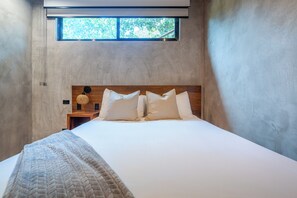 Deluxe Villa, Private Pool, Mountain View | In-room safe, laptop workspace, blackout curtains, free WiFi