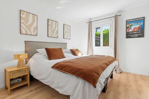 4 室のベッドルーム、アイロン / アイロン台、インターネット、ベッドシーツ