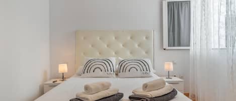 2 chambres, fer et planche Ă repasser, Wi-Fi, draps fournis