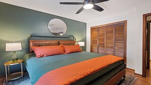 2 bedrooms, iron/ironing board, WiFi, bed sheets