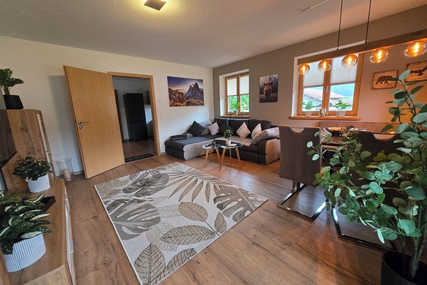 Wohn- und Esszimmerbereich