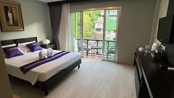 Standard Room, Balcony | In-room safe, desk, blackout drapes, iron/ironing board