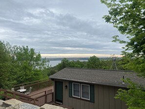 تناول الطعام بالخارج