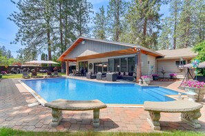 Seasonal outdoor pool