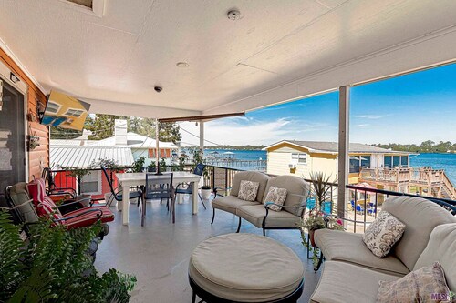 THE PELICAN AT SUN PERCH VILLAS! 3 BR 2 BATH WITH STUNNING VIEWS OF FALSE RIVER!