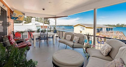 THE PELICAN AT SUN PERCH VILLAS! 3 BR 2 BATH WITH STUNNING VIEWS OF FALSE RIVER!