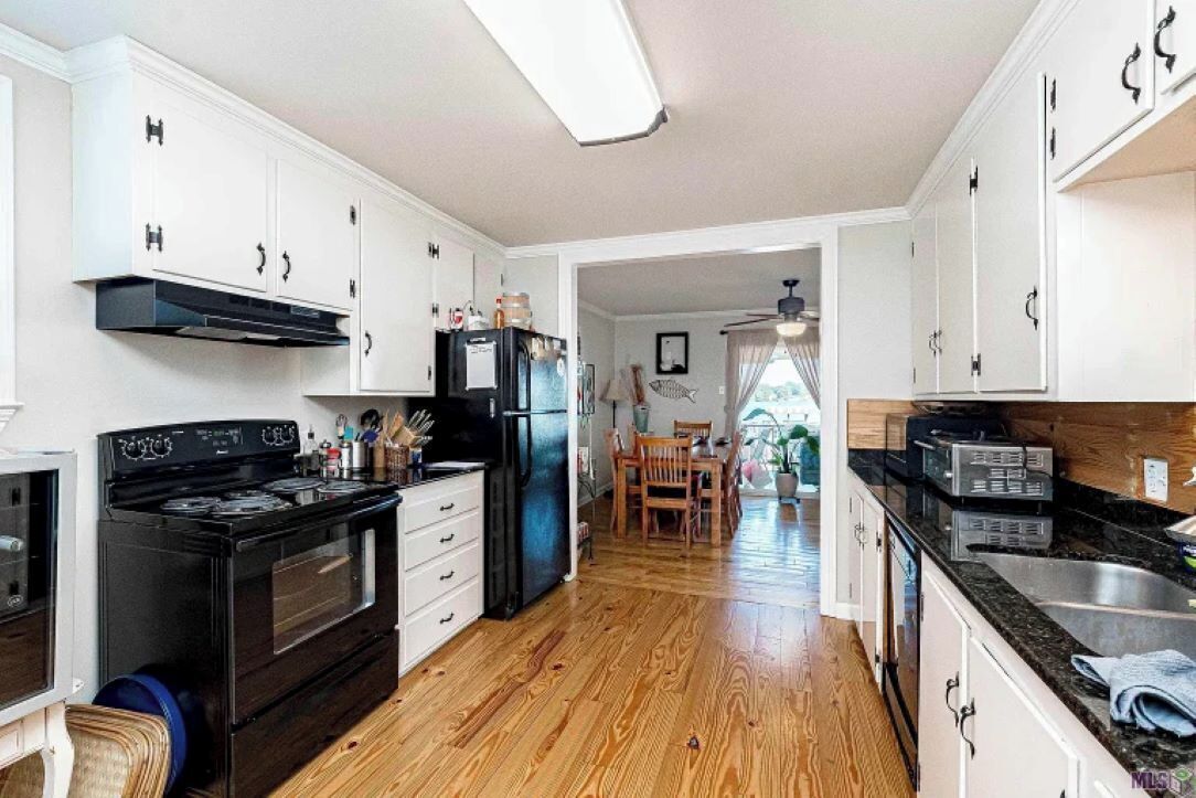 Micro-ondes, four, plaque de cuisson, lave-vaisselle