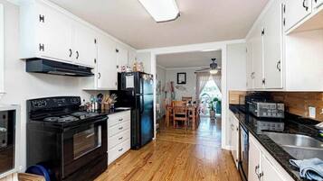 微波炉、烤箱、炉灶、洗碗机