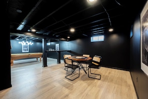 Spielezimmer