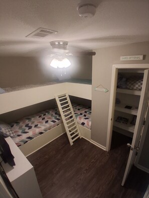 3 chambres, fer et planche Ă repasser, Wi-Fi, draps fournis