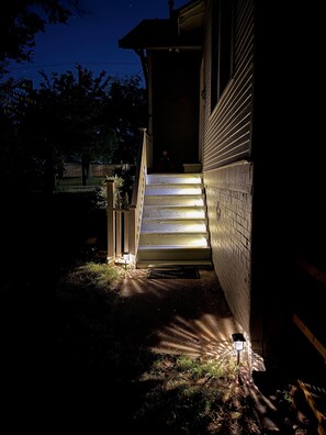 Unclassified image, 3 of 15, button - Historic, Downtown, Private Entrance and Bath (Brenham)