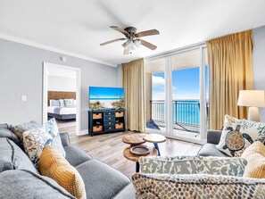 Condo, varias camas (Emerald Beach 1631) | Área de sala de estar