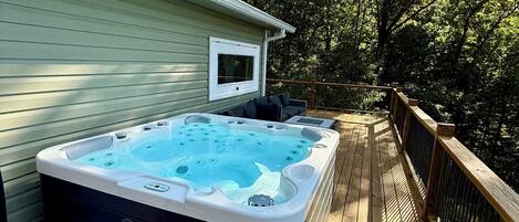 Tina de hidromasaje al aire libre