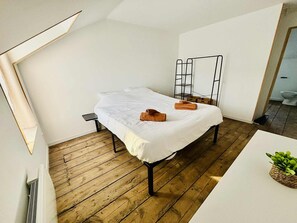 1 bedroom, Internet, bed sheets