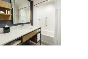 تجهيزات دش، مجففات شعر، مناشف، صابون