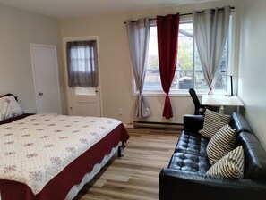 3 Schlafzimmer, Schreibtisch, Bügeleisen/Bügelbrett, kostenloses WLAN