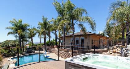 Relax & Play: Pool, Golf Simulator, Gym and Powerful AC