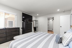 4 dormitorios, tabla de planchar con plancha, Internet y ropa de cama