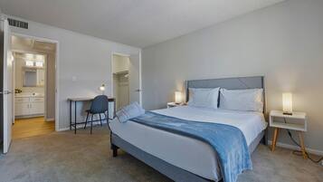 1 slaapkamer, een bureau, een strijkplank/strijkijzer, gratis wifi