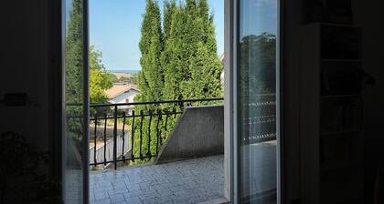 Large Holiday House 110 sqm, families, groups. Pets ok, garden