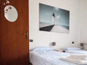 3 bedrooms, desk, iron/ironing board, travel cot