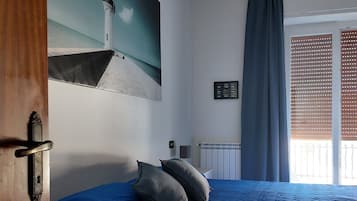 3 bedrooms, desk, iron/ironing board, travel crib