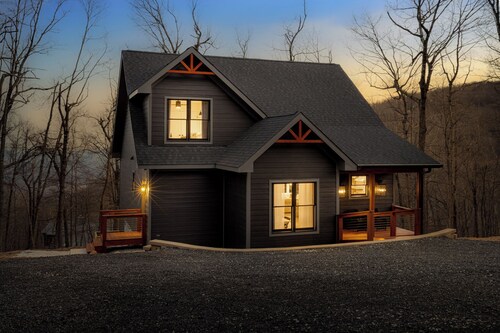 Newly Built Designer Home in Wintergreen